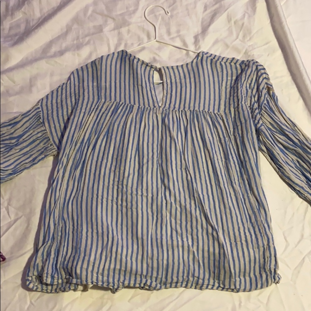 Top - Picture 2 of 2